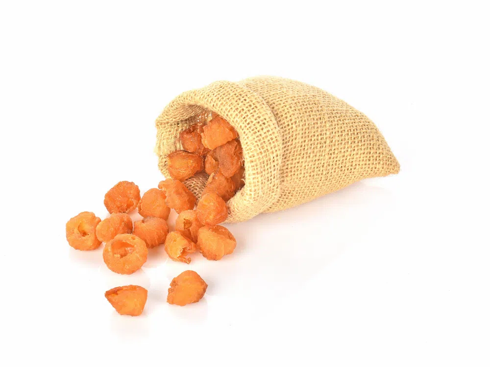 Long nhãn khô có màu vàng nâu đặc trưng và chứa hàm lượng dinh dưỡng cô đặc
